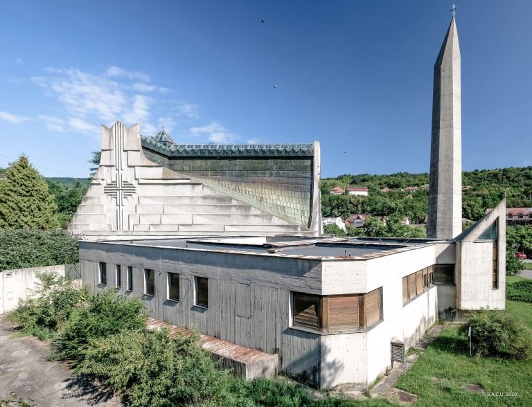 Roman Catholic church in Orșova by architect Hans Fackelmann, photographed by Dumitru Rusu / B.A.C.U.